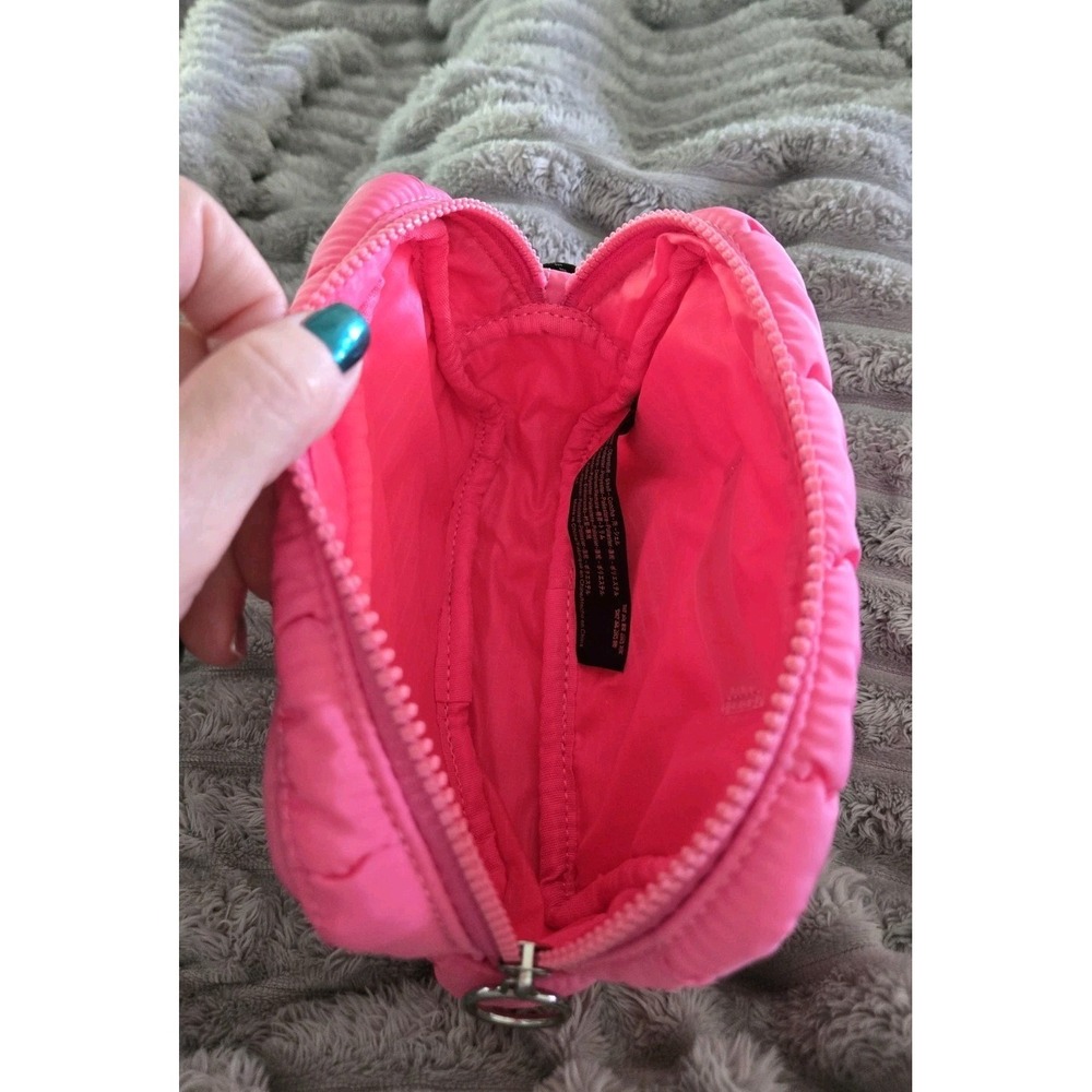 FREE PEOPLE MOVEMENT Free People Pink Quilted Mini Case. SO CUTE! EUC!! - Picture 6 of 11